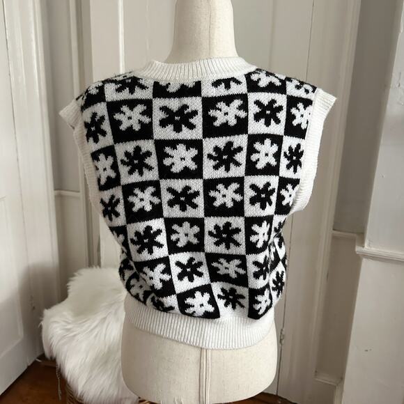 Lisa Says Gah Flower Checkered Sweater Vest - Picture 4 of 5